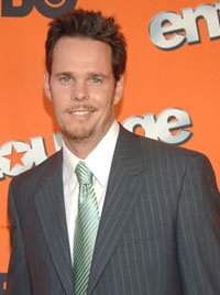   (Kevin Dillon)